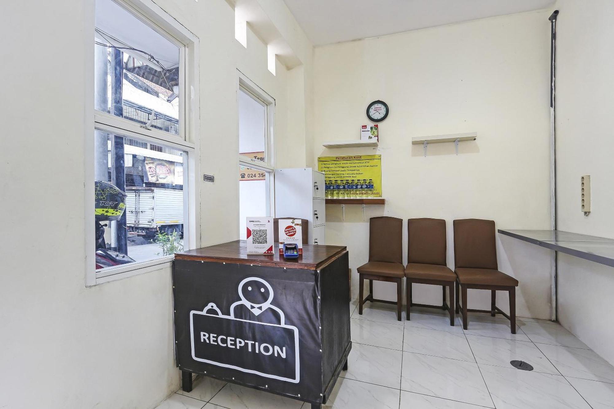 Spot On 90780 Gang Tengah Homestay Syariah Semarang Eksteriør bilde