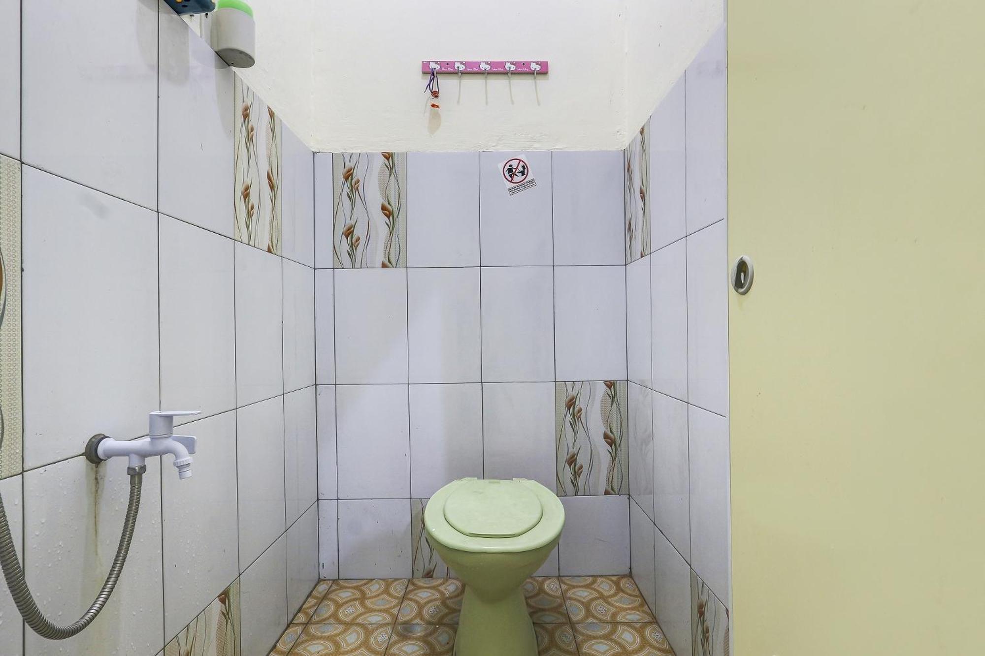 Spot On 90780 Gang Tengah Homestay Syariah Semarang Eksteriør bilde